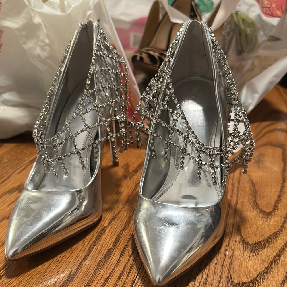 Vince Camuto Silver fasts crystal dress pump